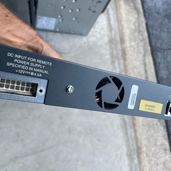 Cisco Catalyst 2950Port Managed Network Switch - Picture 6 of 9